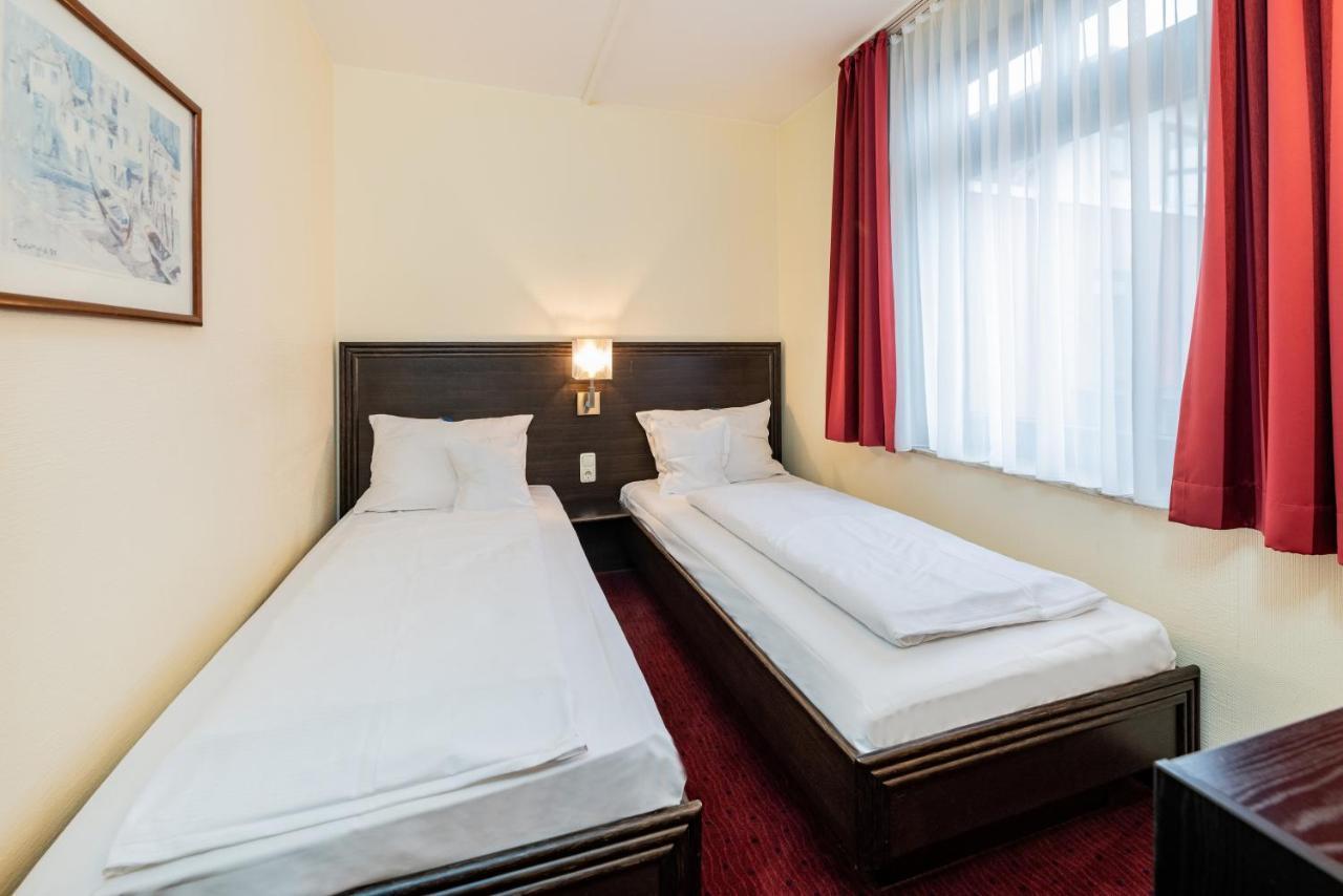 Goebel'S Seehotel Diemelsee Екстер'єр фото